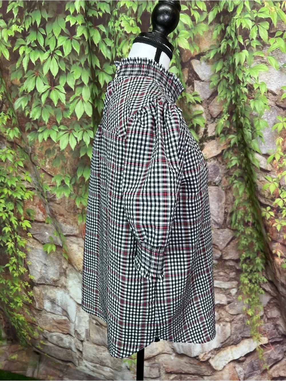LOFT Black, White, and Pink Ruffle Collar Shirred Cuff Plaid Preppy Blouse, M